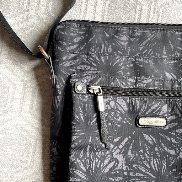 Baggallini Go Bagg Crossbody in Black Floral | Lightweight Travel Bag - Picture 7 of 10